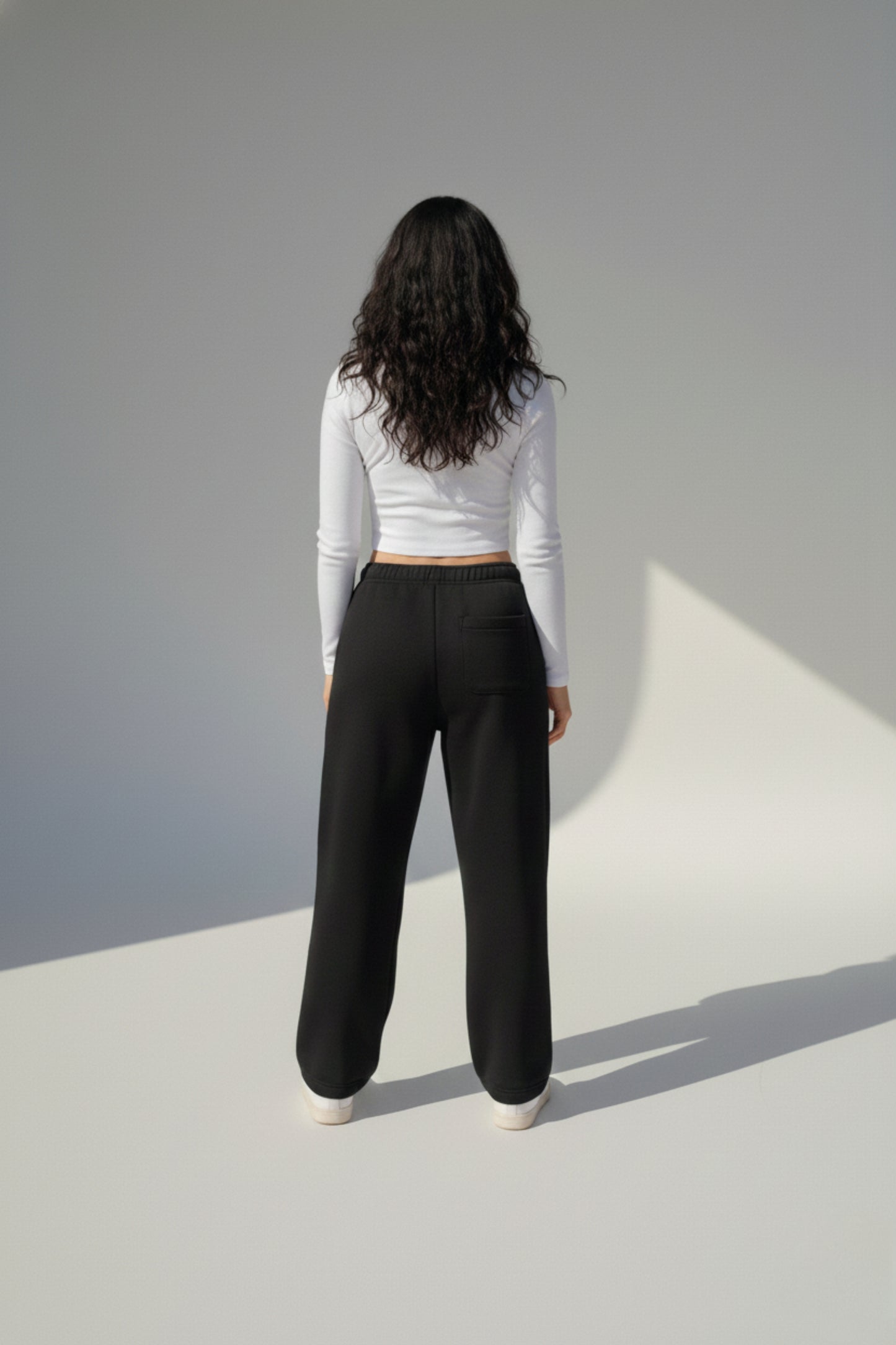 SERIX Cozy Straight-Leg Sweatpants Black