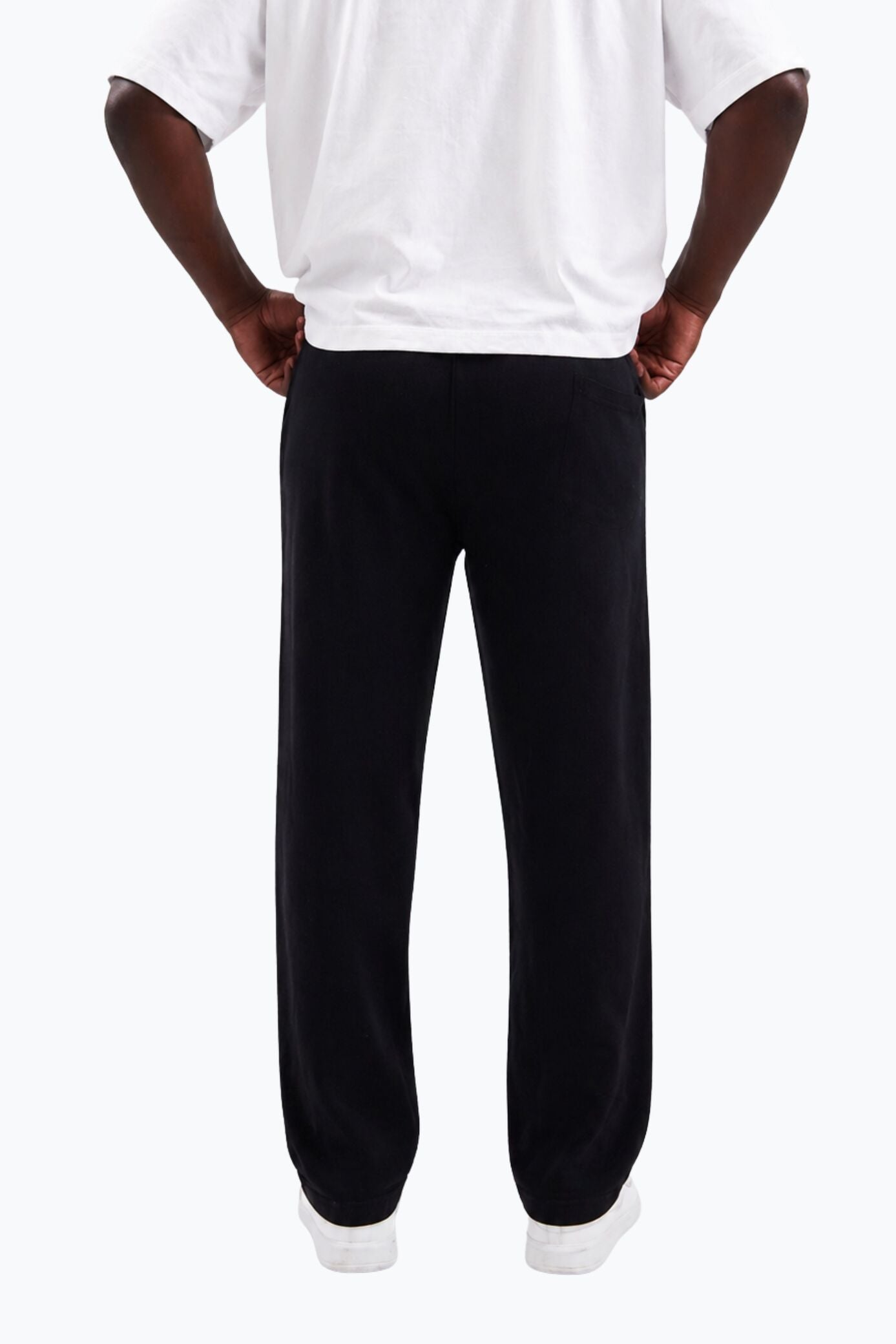 BLACK SWEATPANTS